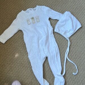 Bee & Dee baby layette set